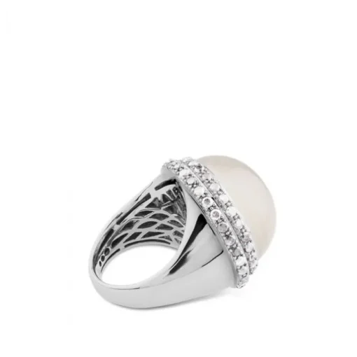 Sortija de oro blanco y rodio negro con diamantes y cuarzo blanco