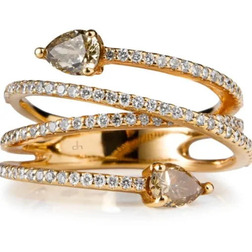 Sortija de oro rosa con diamantes y dos diamantes brown talla pera
