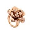 Sortija de oro rosa con flor de pétalos movibles con diamantes