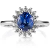 Sortija "Royal Trilogy" de oro blanco zafiro y orla de diamantes