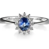 Sortija "Royal Trilogy" de oro blanco zafiro y orla de diamantes