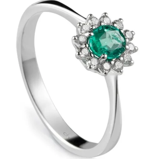 Sortija "Royal Trilogy" de oro blanco esmeralda y orla de diamantes