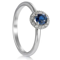 Sortija "Royal Trilogy" de oro blanco mini zafiro y orla de diamantes