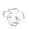 Sortija silueta cLOVEr de oro blanco y diamantes GM