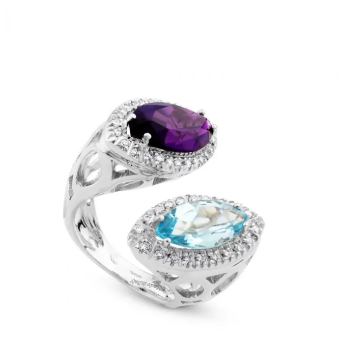 Sortija "tu y yo" de oro blanco con amatista y topacio azul en talla marquise y orla de diamantes