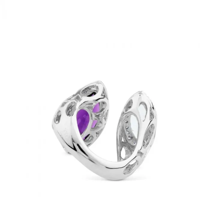 Sortija "tu y yo" de oro blanco con amatista y topacio azul en talla marquise y orla de diamantes